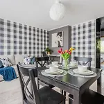 Apartment Center Twarda 62a Warschau
