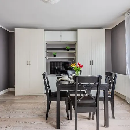 Center Twarda 62a Apartman Varsó